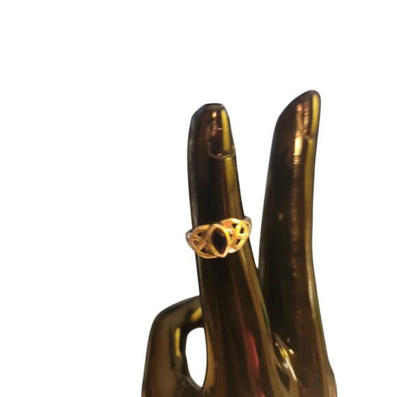 925 Sterling Silver Celtics Knot Ring - Picture 2 of 3